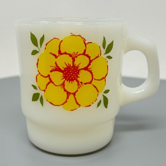 Vintage Anchor Hocking Fire King Yellow Flower Mug - Picture 2 of 8